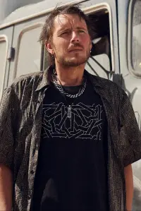 Фото  (Joshua Liam Herderson)