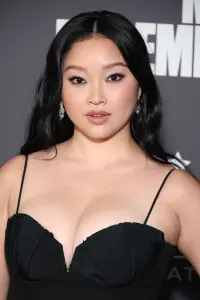 Фото Лана Кондор (Lana Condor)