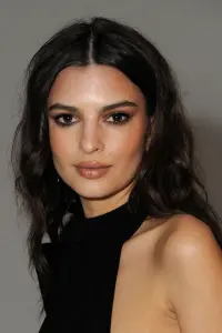 Фото Емілі Ратаковскі (Emily Ratajkowski)