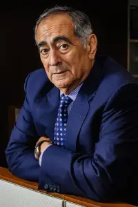 Фото  (John J. Mack)