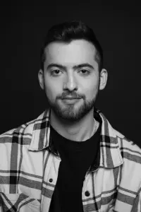 Фото  (Ryan Khanna)