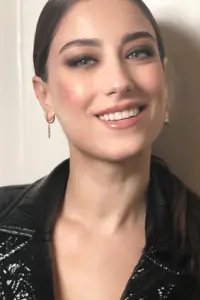 Фото  (Hazal Kaya)