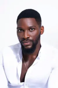 Фото  (Tobi Bakre)