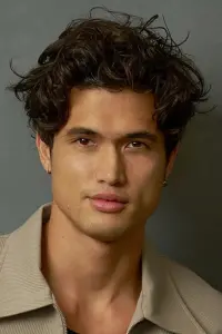 Фото Чарльз Мелтон (Charles Melton)