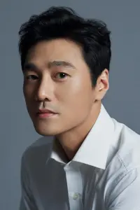 Фото  (Choi Young-jun)