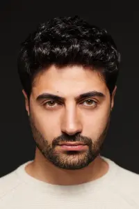 Фото  (Peiman Azizpour)