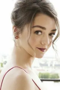 Фото Мейсі Вільямс (Maisie Williams)