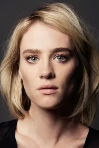 Фото Маккензі Девіс (Mackenzie Davis)