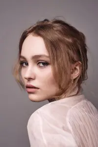 Фото Лілі-Роуз Депп (Lily-Rose Depp)