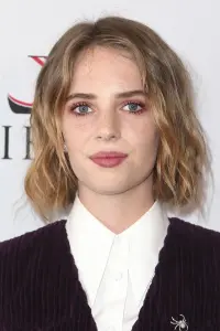 Фото Майя Хоук (Maya Hawke)