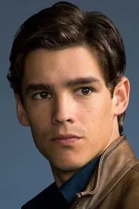 Фото Брентон Туейтс (Brenton Thwaites)