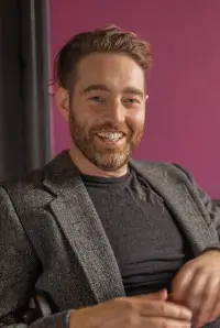 Фото  (David Walter Hall)