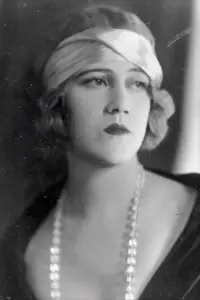 Фото  (Maude Wayne)