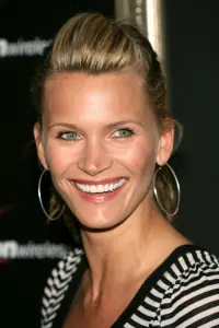 Фото Наташа Хенстрідж (Natasha Henstridge)