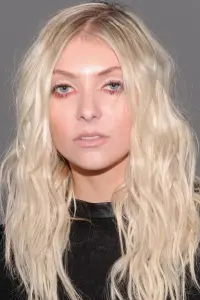 Фото Тейлор Момсен (Taylor Momsen)