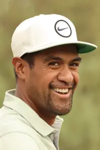 Фото  (Tony Finau)