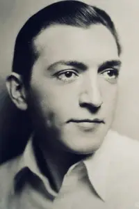 Фото  (Charles Emmett Mack)