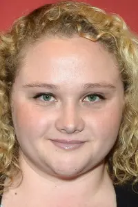 Фото Даніель Макдональд (Danielle Macdonald)