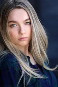Фото  (Avery Blythe)