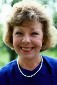Фото  (Gwyneth Powell)