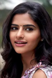 Фото  (Avantika Dassani)