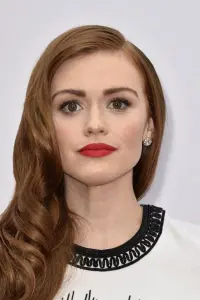 Фото Холланд Роден (Holland Roden)