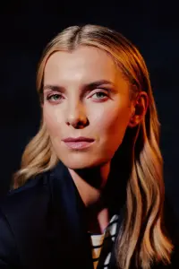 Фото Бетті Гілпін (Betty Gilpin)
