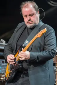 Фото  (Steve Rothery)