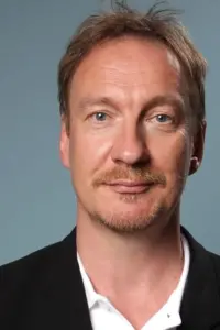 Фото Девід Тьюліс (David Thewlis)