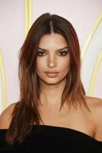 Фото Емілі Ратаковскі (Emily Ratajkowski)