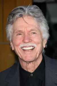 Фото Том Скерріт (Tom Skerritt)