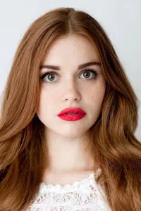 Фото Холланд Роден (Holland Roden)