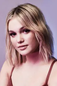 Фото Олівія Холт (Olivia Holt)