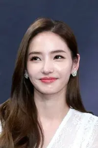 Фото  (Han Chae-young)