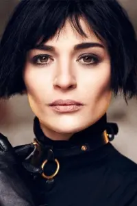 Фото Гонджа Вуслатері (Gonca Vuslateri)