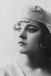 Фото  (Mabel Julienne Scott)
