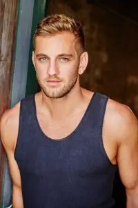 Фото  (Dylan Hare)