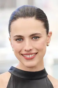 Фото Маргарет Квалі (Margaret Qualley)