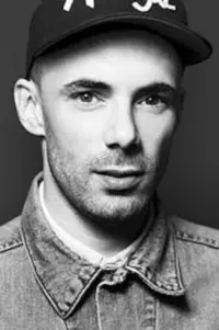 Фото  (Todd Tourso)