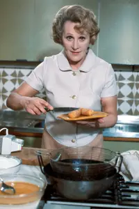 Фото  (Fanny Cradock)