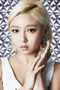 Фото  (Lee Min-young)