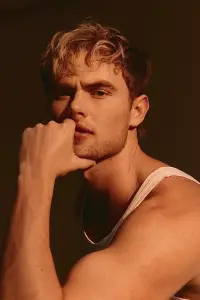 Фото Гаррет Варінг (Garrett Wareing)