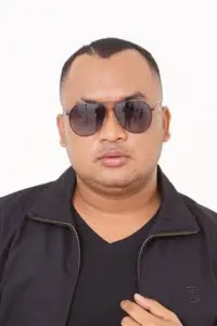 Фото  (Adi Sudirja)