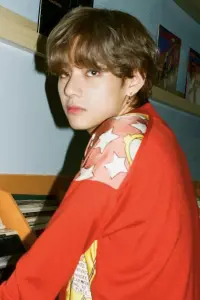 Фото Кім Те Хенг (Kim Tae-hyung)