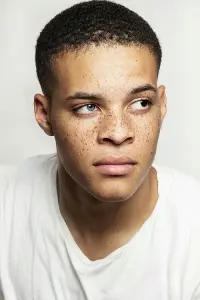 Фото  (Kaine Buffonge)