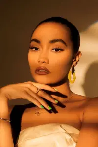 Фото  (Leigh-Anne Pinnock)