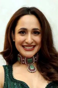Фото  (Pragya Jaiswal)
