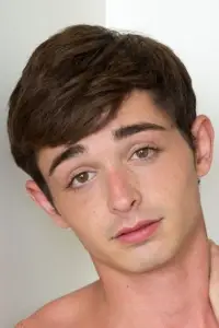 Фото  (Grayson Lange)