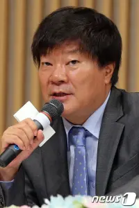 Фото  (Kim Jong-hak)