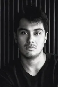 Фото  (Gian Magdangal)